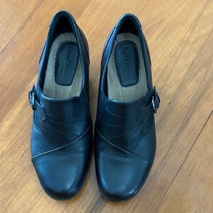 Earth Origins Black Leather Buckle Slip-On Loafers